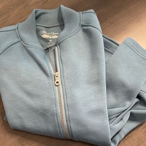 Straight Down Zip-Up Cotton top